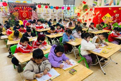 Cha mẹ yên tâm cho con đến trường trong những ngay rét